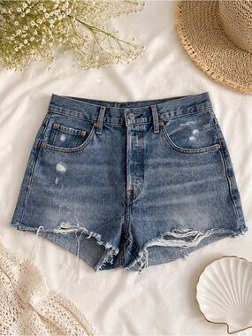 Levi’s 501 High-Rise Button Fly Denim Shorts Sz 28